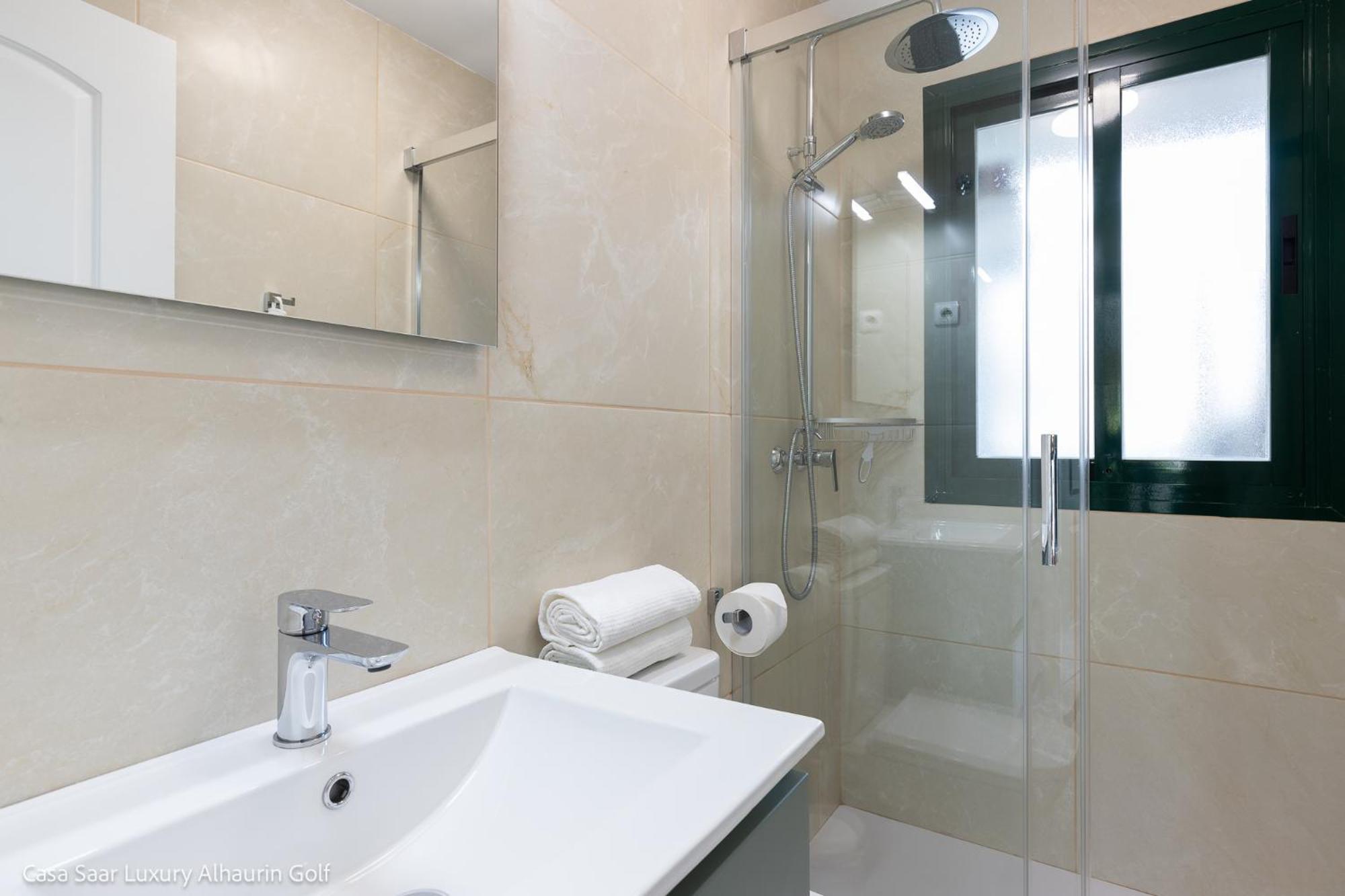 Casa Saar Luxury Alhaurin Golf Apartment *